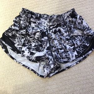 Lululemon gotta hot short 2, 2.5”